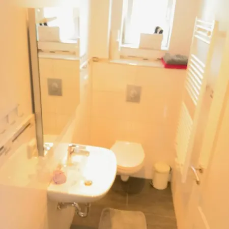 Parterre Apartment, 72 Qm, 2 Schlafzimmer, Gaeste-wc, Terrasse, 6 Personen * Naumburg (Saale)